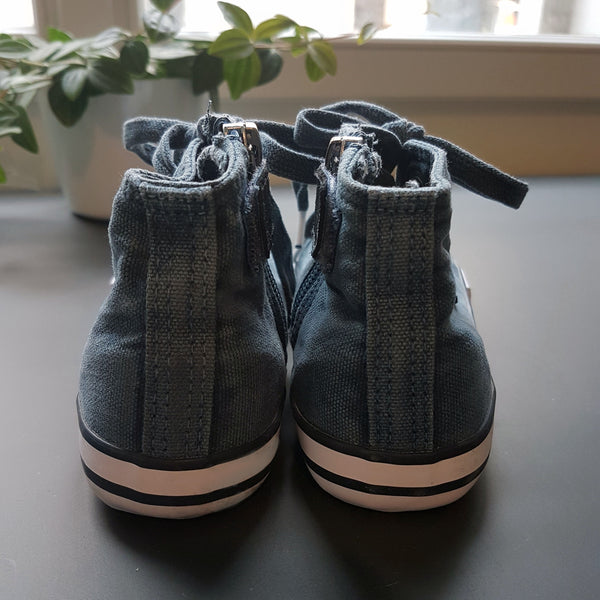 Billowy Denim Sneakers - Größe 28